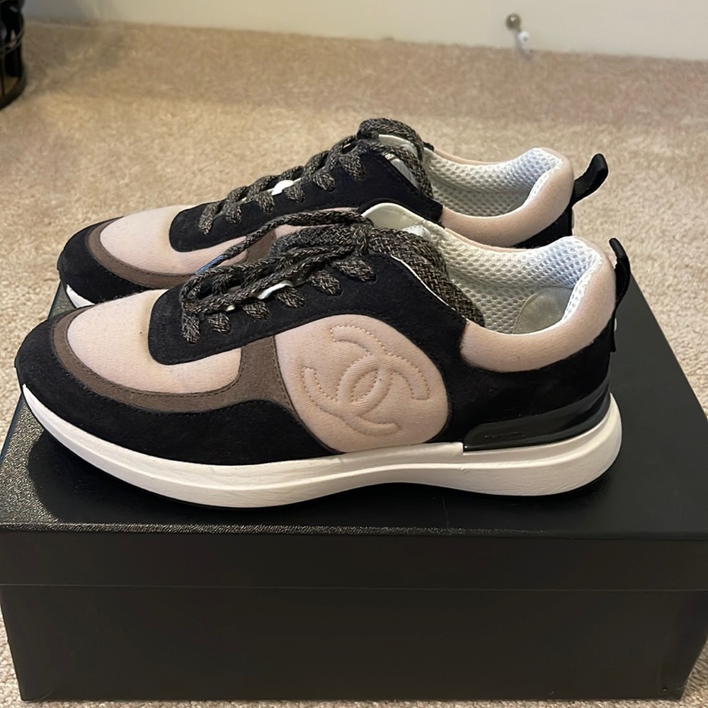 Chanel interlocking CC logo sneakers